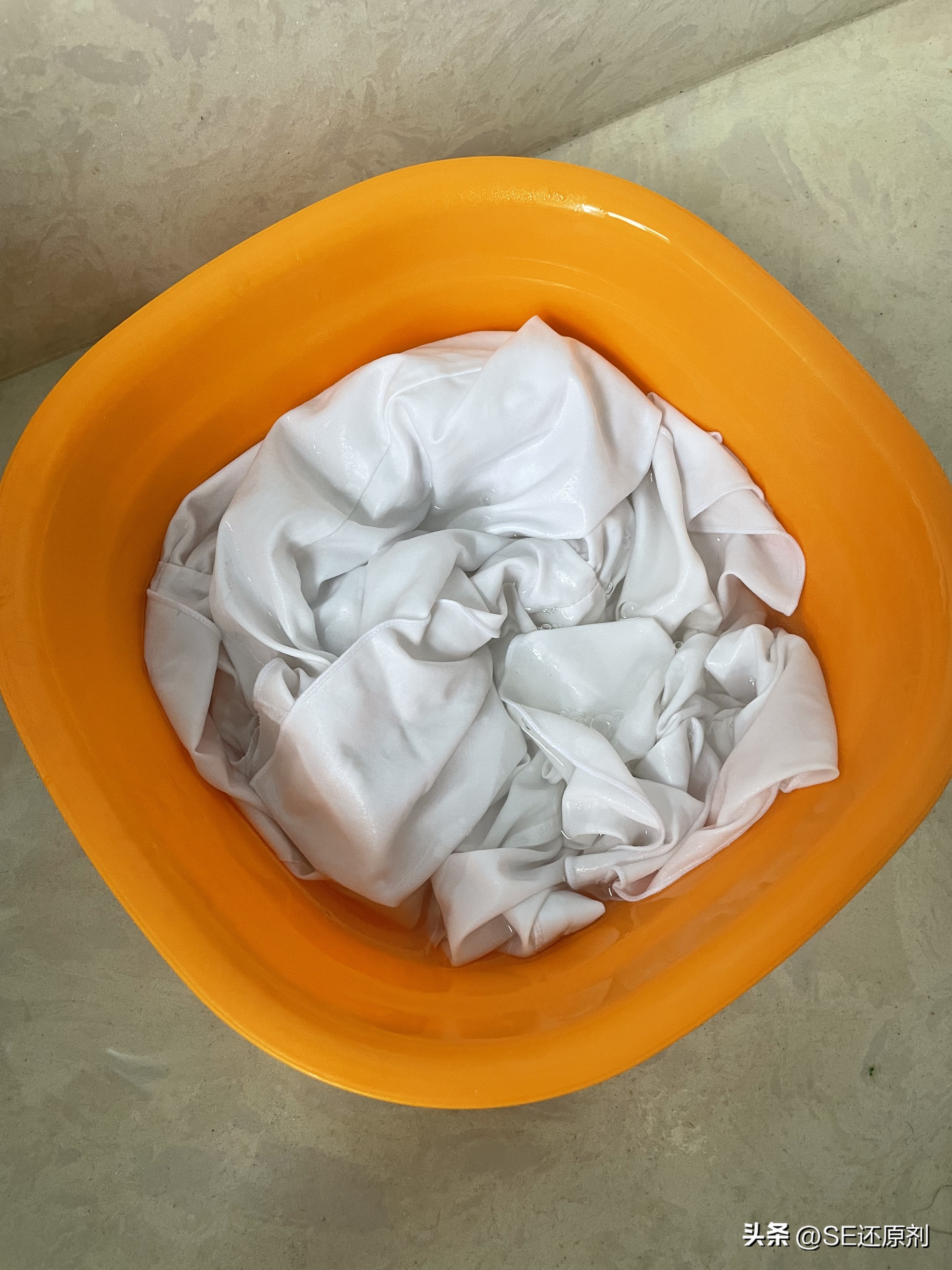 用了去斑灵衣服被染色了怎么清洗,衣服混在一起染色了怎么样清洗掉