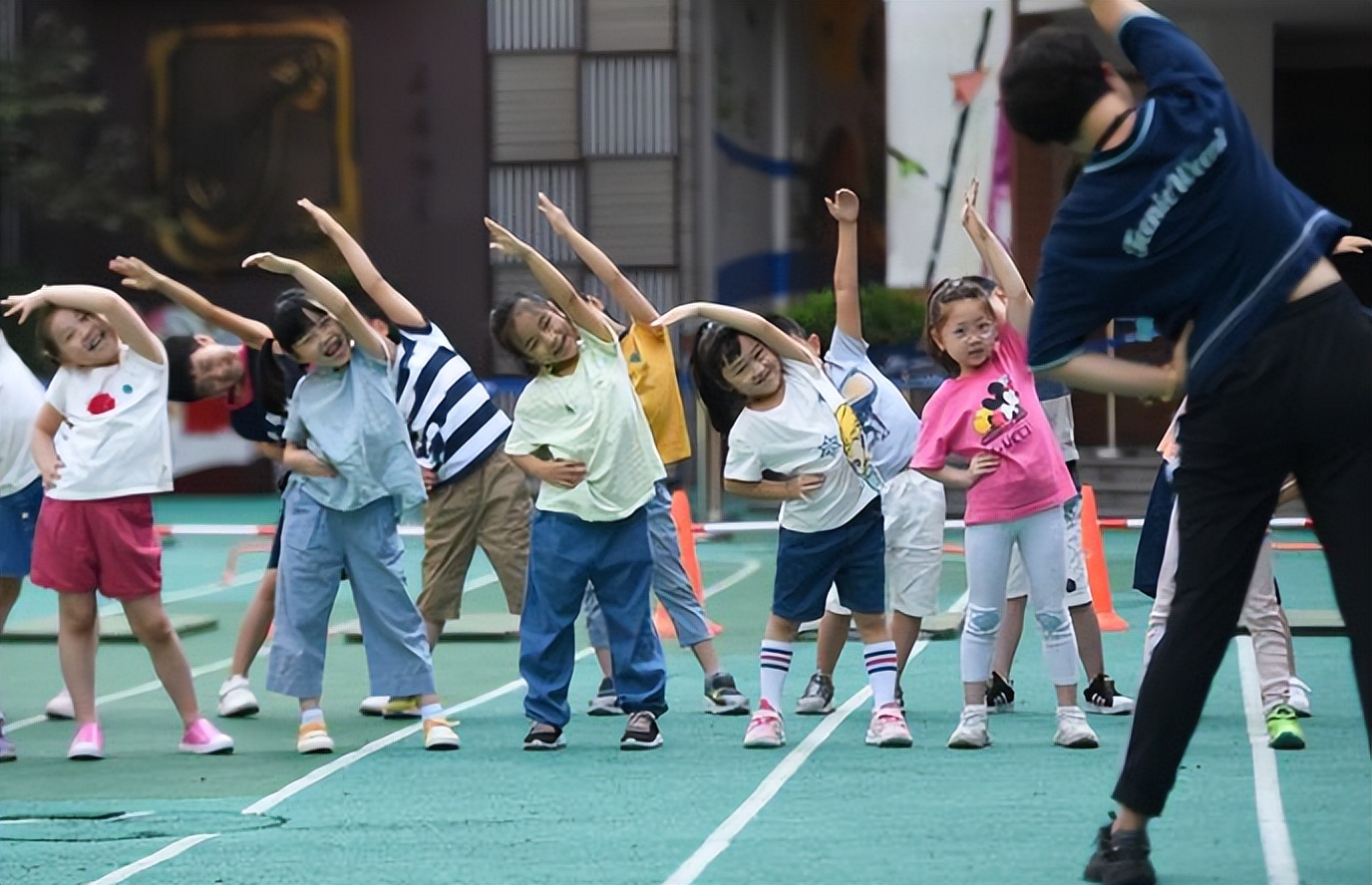 网曝90后女教师,浙江90后美女老师自曝丑闻