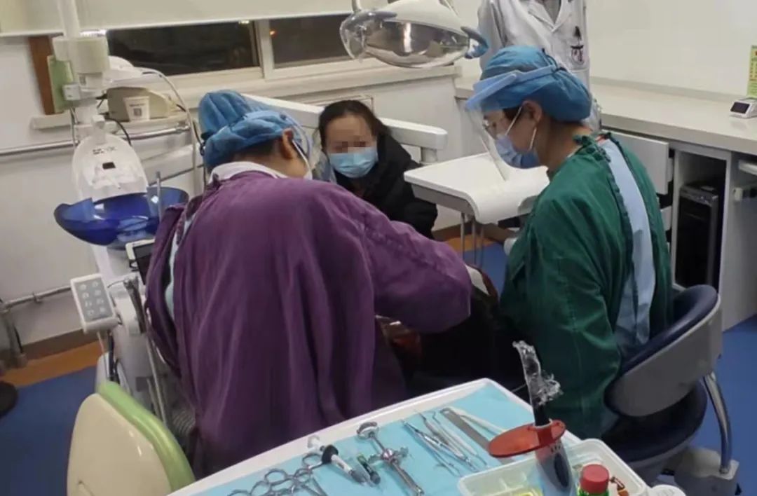 小孩门牙磕断了一个角,十岁孩子磕断门牙怎么办