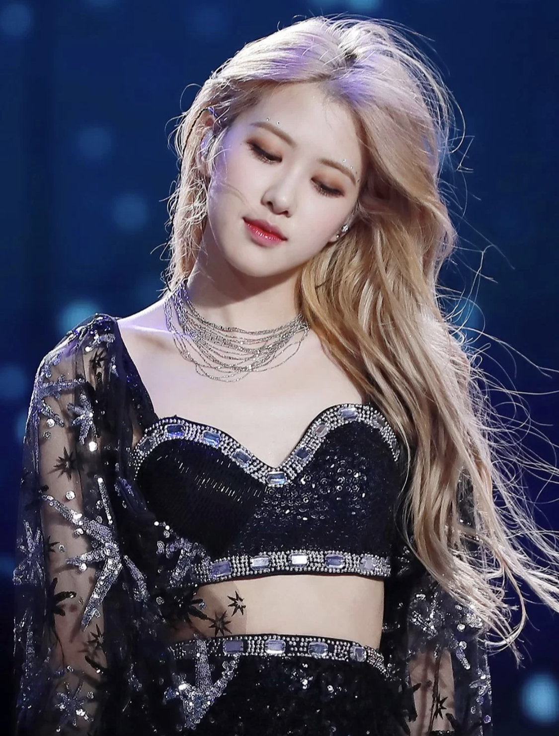 怎么判断自己适合黑发还是浅发,怎么看自己适合黑发还是浅发