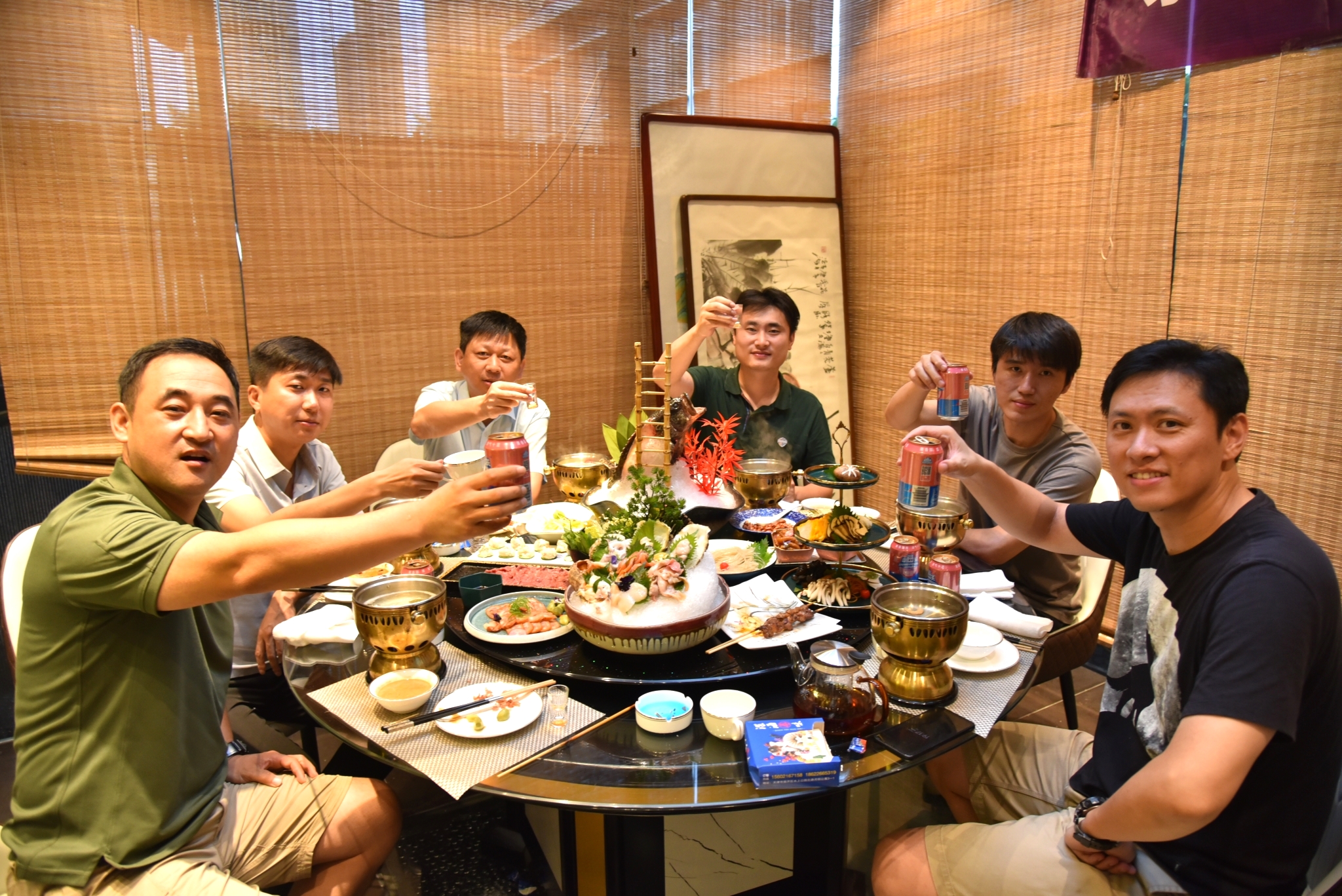 文飚出席天津“五虎杯”足球赛联谊会茅台王子助阵气氛热烈