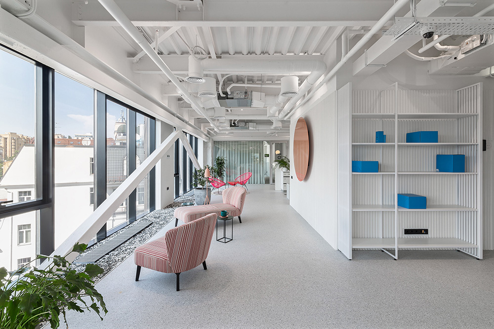 自由畅想云科技公司SQUAD基辅总部大楼设计欣赏