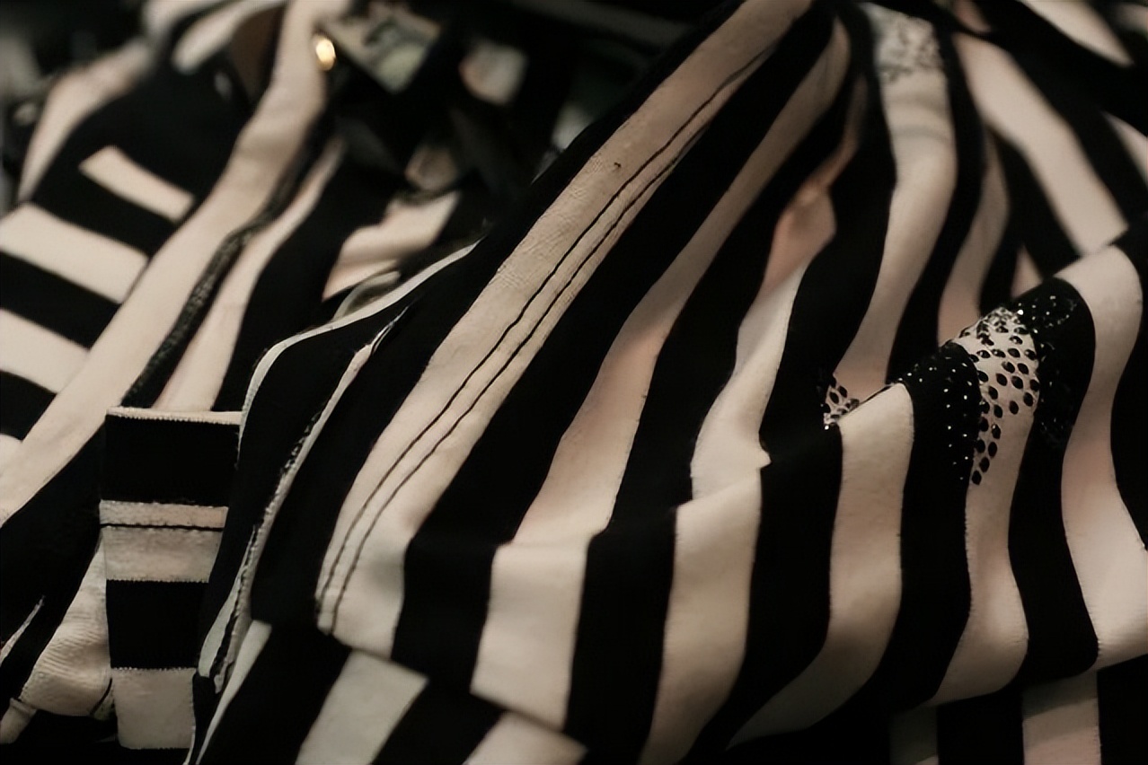 常规t恤和重磅t恤有什么区别,t恤的细节有哪些