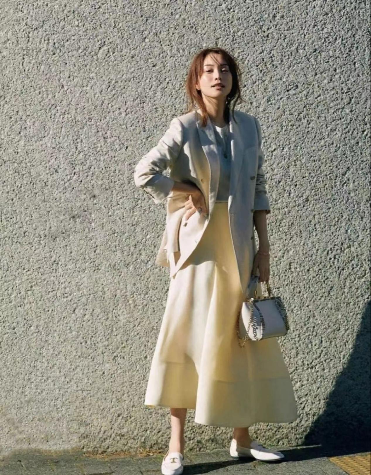 长款西装裙搭配高级感,西装搭配半身裙女款高级感