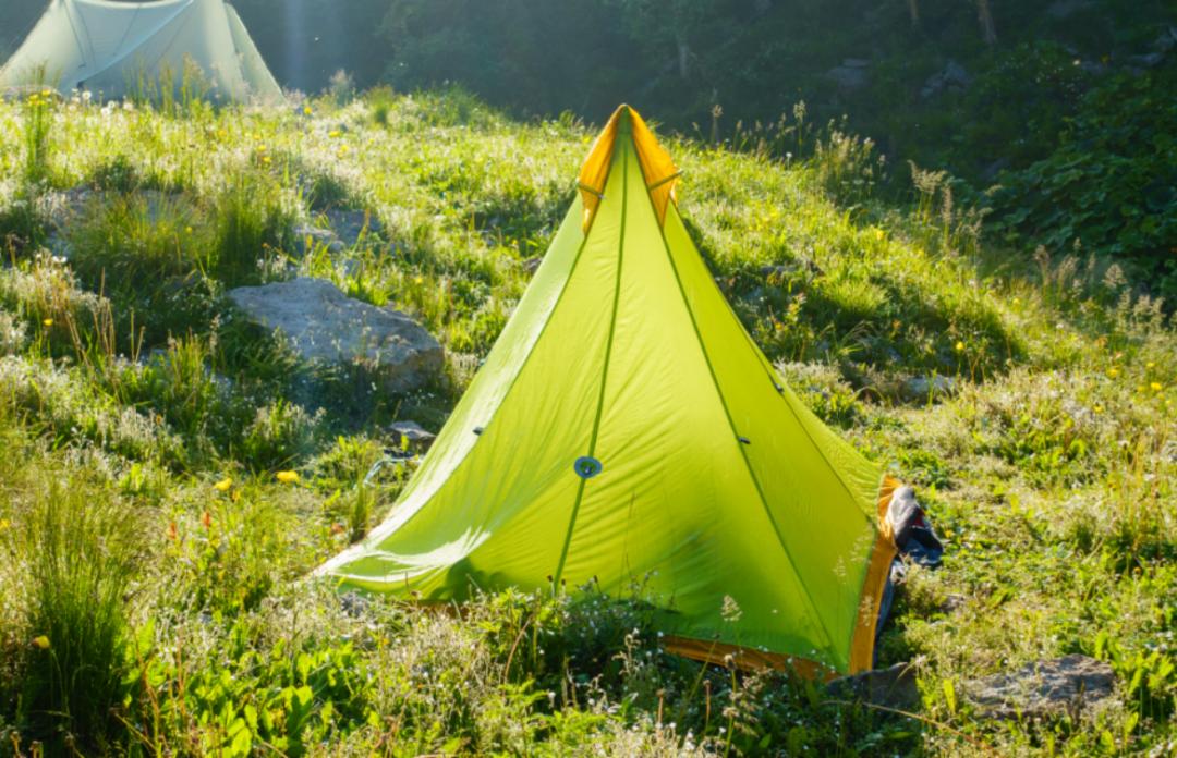 帐篷满天飞的视频,漫天飞舞的帐篷