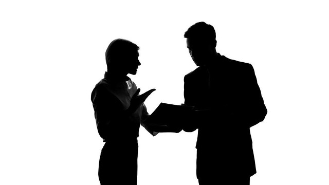 放下屠刀4：头顶天天轰隆隆，敲楼上邻居的门却遭挨骂