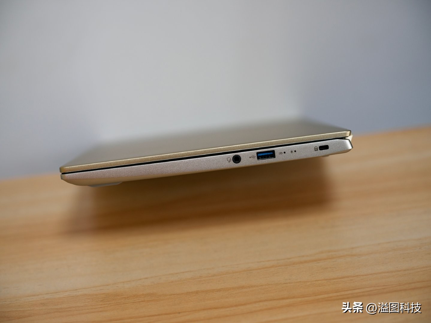 宏碁非凡s3的无线鼠标插口在哪,宏碁非凡s3自动感应亮度怎么关