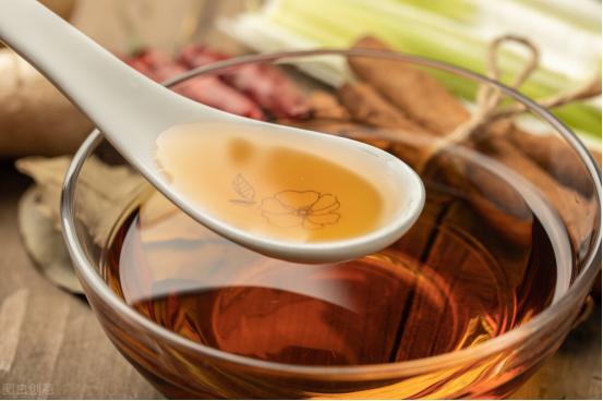 煮牛肉要放盐吗怎么放好吃,煮牛肉时放不放酱油