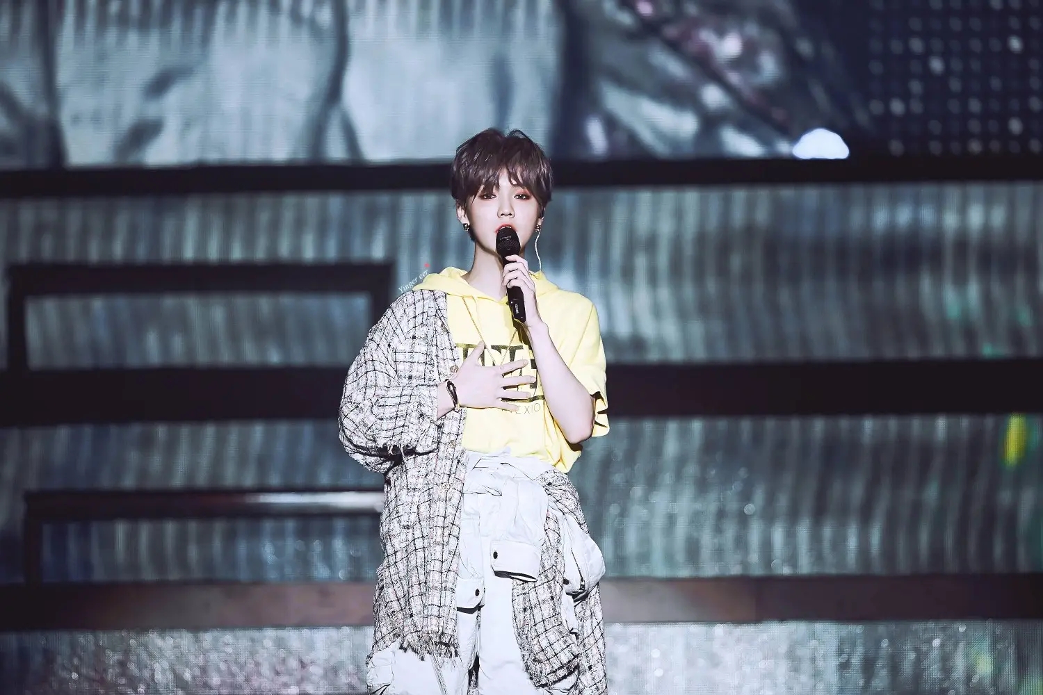 被娱乐圈耽误篮球运动员,被耽误的电竞明星鹿晗