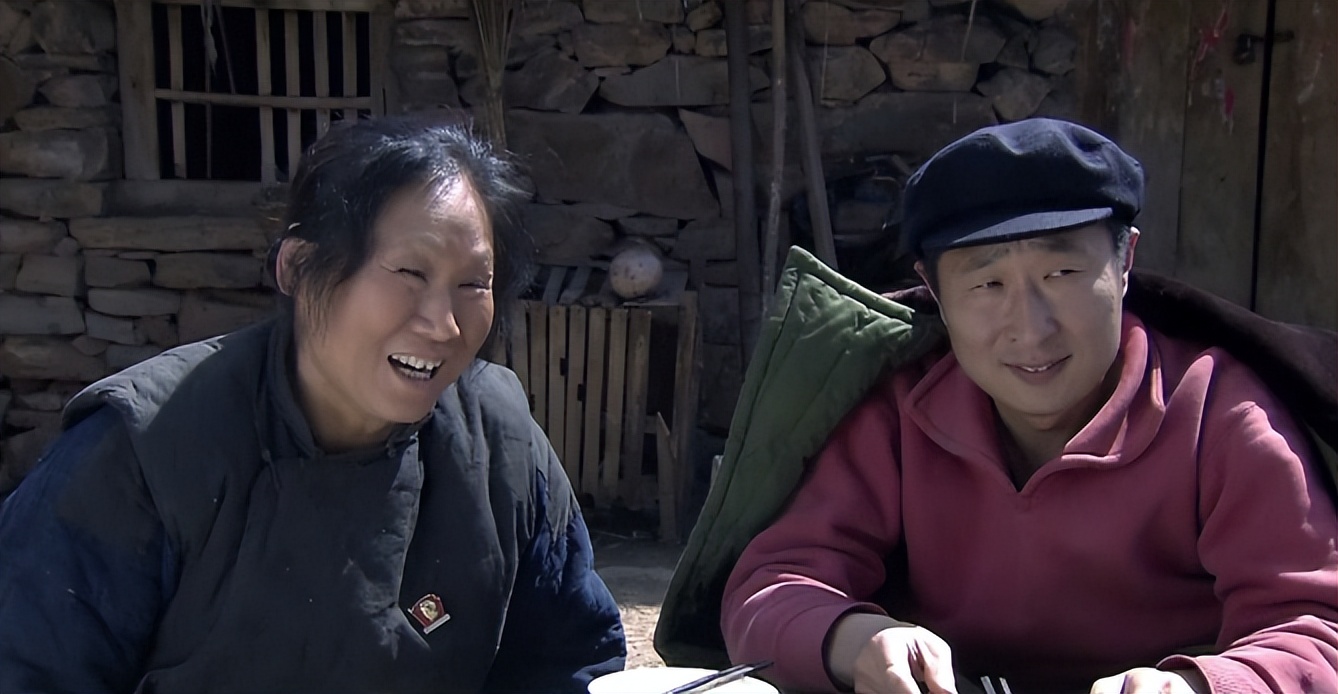 苇青演疯老太太,老太太演员苇青