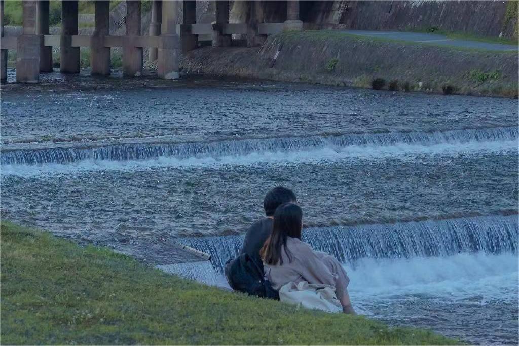 情侣之间谈钱正确方法,情侣之间如何正确的谈钱