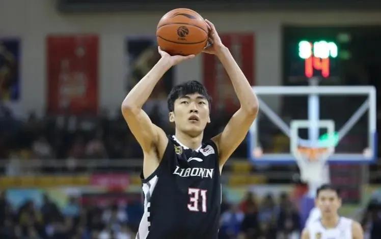 2022辽宁男篮球迷看球,辽宁男篮现场观赛视角