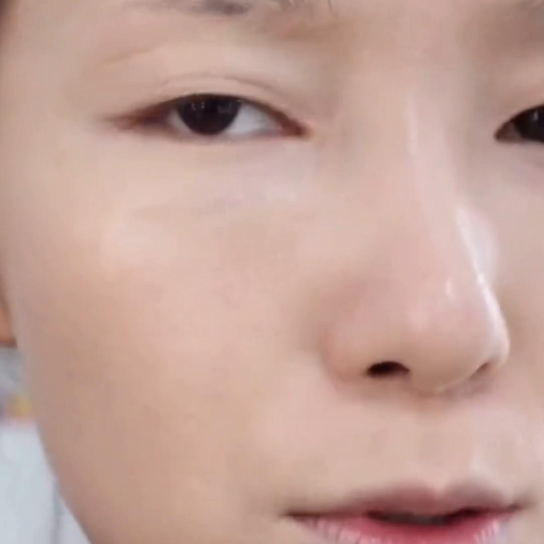 珀莱雅日不落粉底液柔润遮瑕款,珀莱雅印彩巴哈粉底液油皮