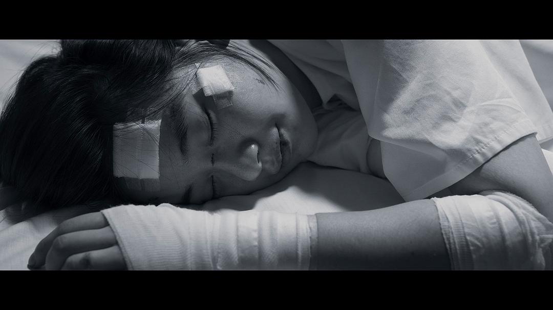 智齿香港片,智齿港片电影有没有彩色版