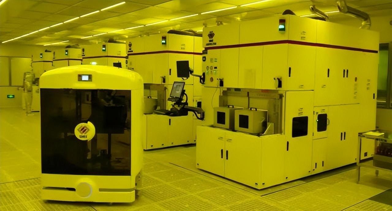 为什么日本光刻机会被荷兰超越,日本有光刻机为什么不造芯片