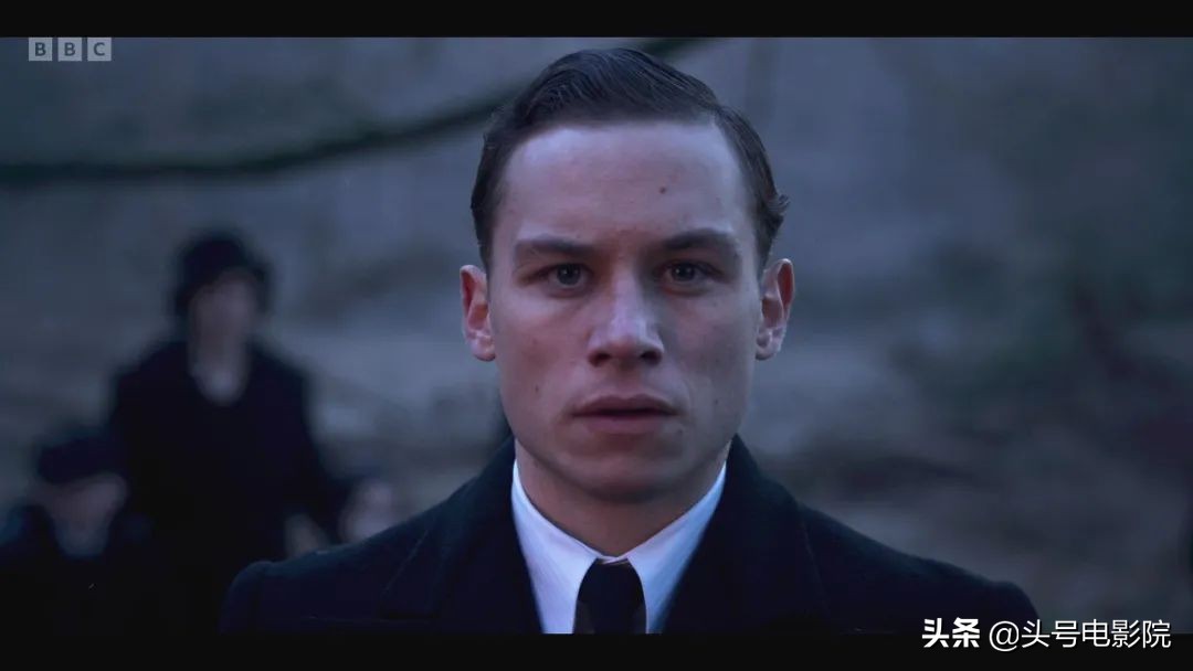 美剧浴血黑帮解说9.0以上评分,浴血黑帮第一季深度解析