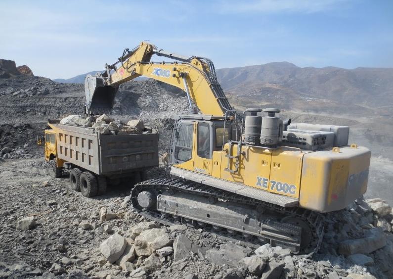 世界上最大的挖机和最长的挖机,日本最大挖掘机