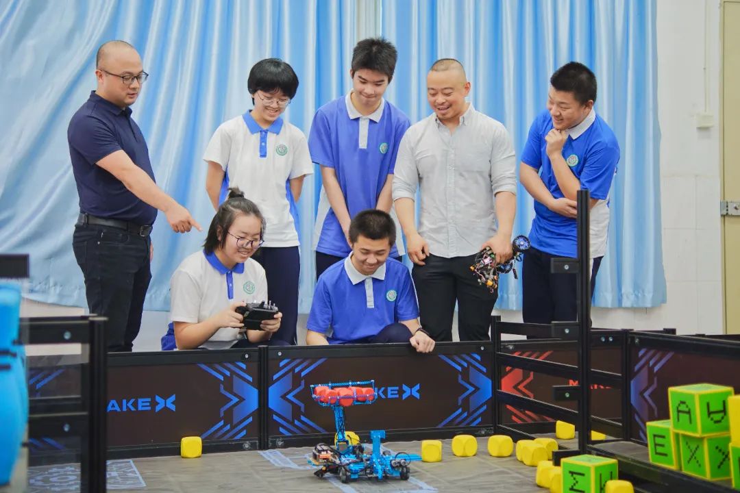 中考志愿普高能报几个学校,中考填报志愿热门专业