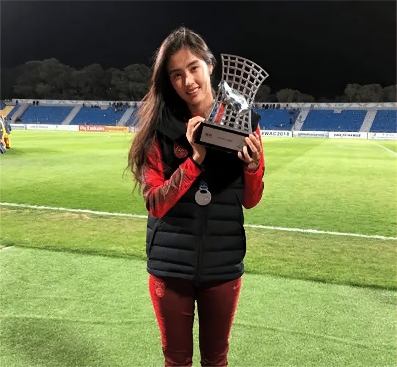 女足最美门将赵丽娜,女足守门员赵丽娜身高多少