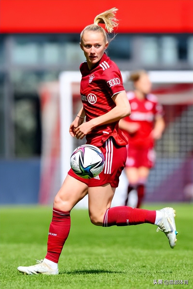 中国留洋女足球运动员,女足球运动员中国