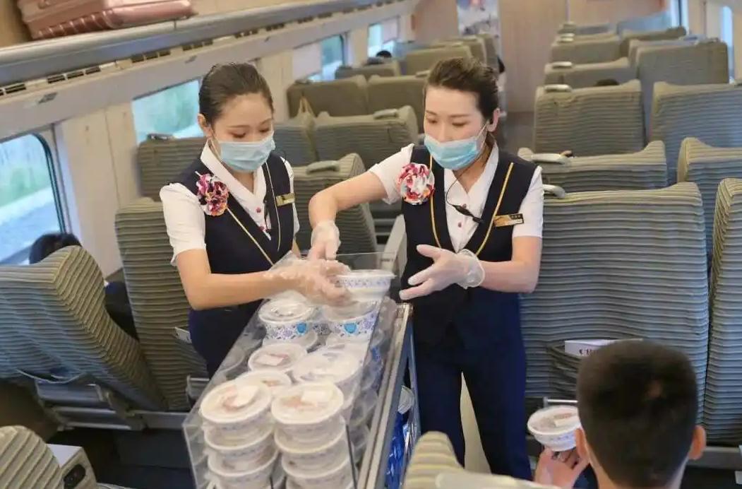 为什么火车盒饭越来越便宜,火车上的盒饭为何最后便宜