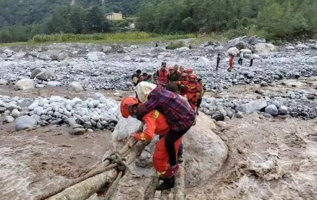 泸定县地震网红捐款信息,四川泸定地震灾区生活恢复