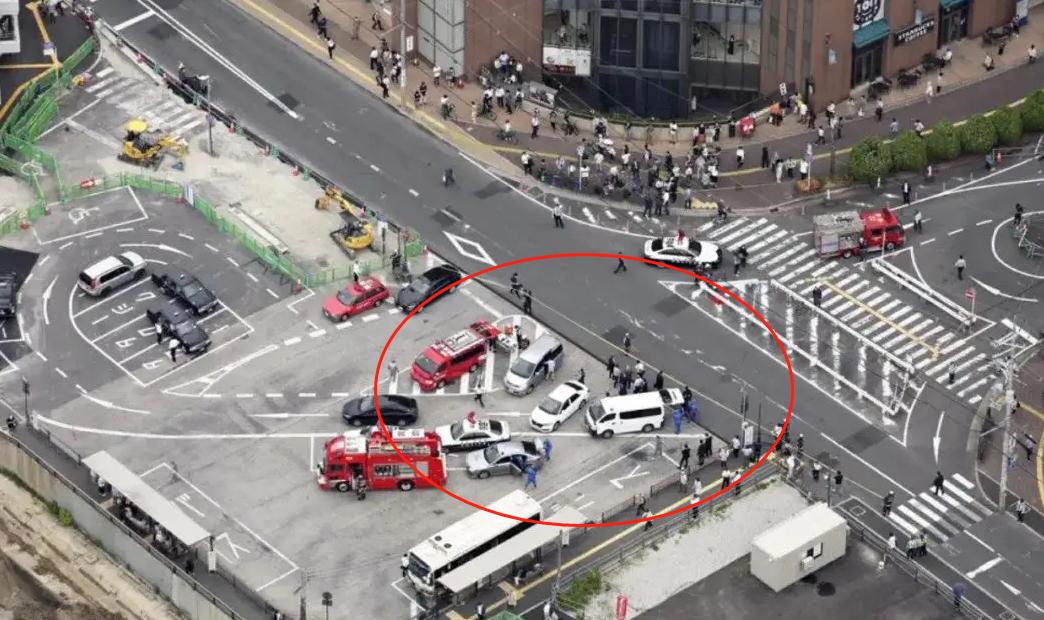 日本安倍晋三身边女保镖,安倍晋三女保镖最新消息