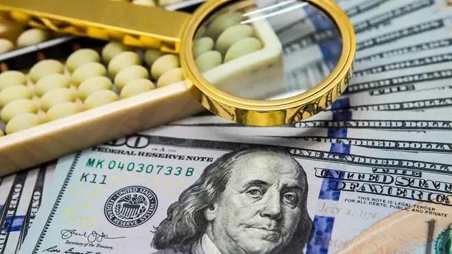 一年抛美债1732亿，仨月买70吨黄金，中国为什么不彻底清空美债？