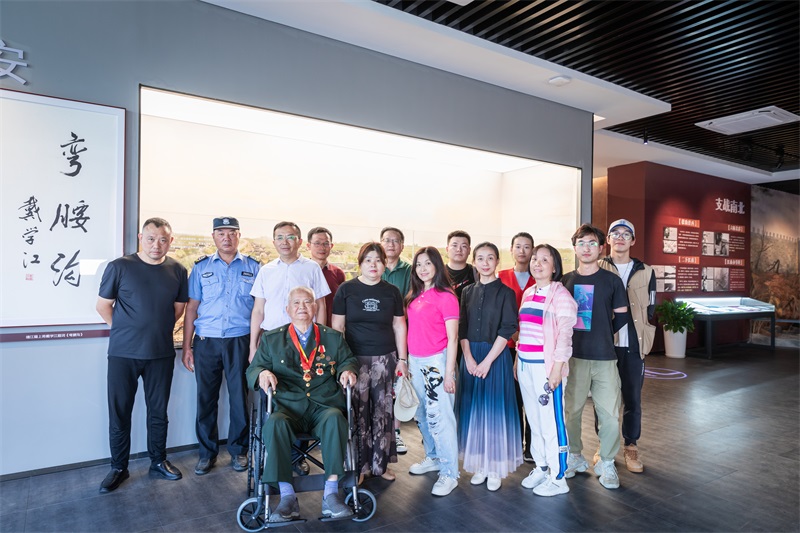 用歌声点亮歌声系列之一：靖江独立团老战士郭保才传唱经典