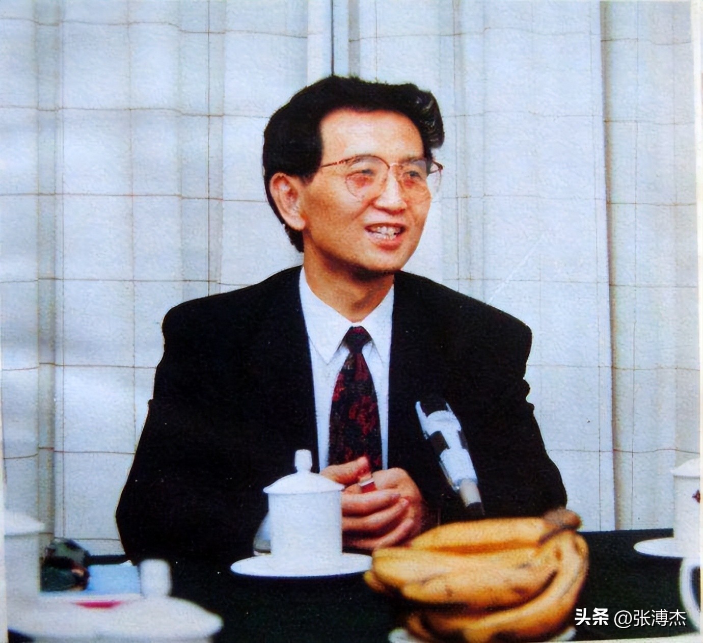 发功扑灭大兴安岭大火,意念拦截原*弹子**,气功大师严新有多能吹?