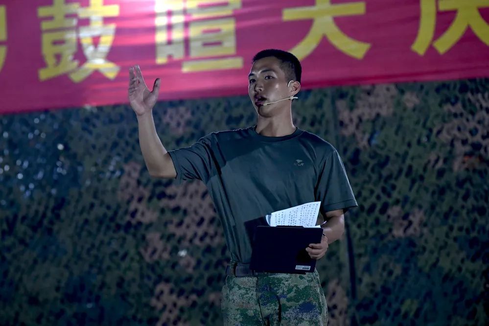 第71集团军：欢声笑语庆国庆，群众性文化活动暖兵心！