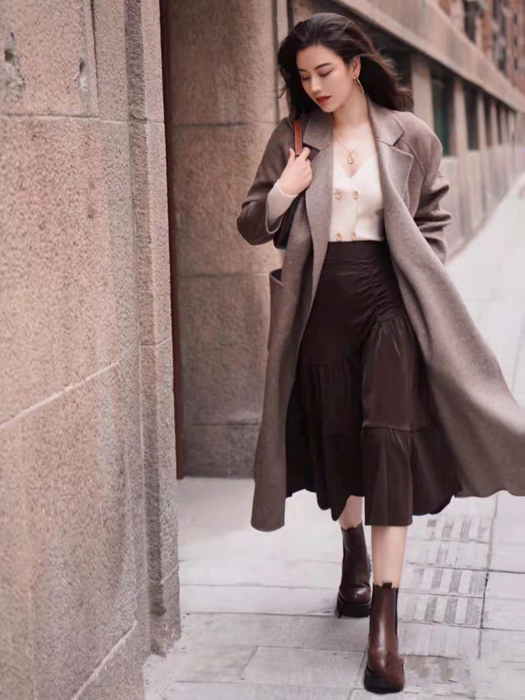 今年流行马丁靴还是切尔西靴,适合夏天的切尔西马丁靴