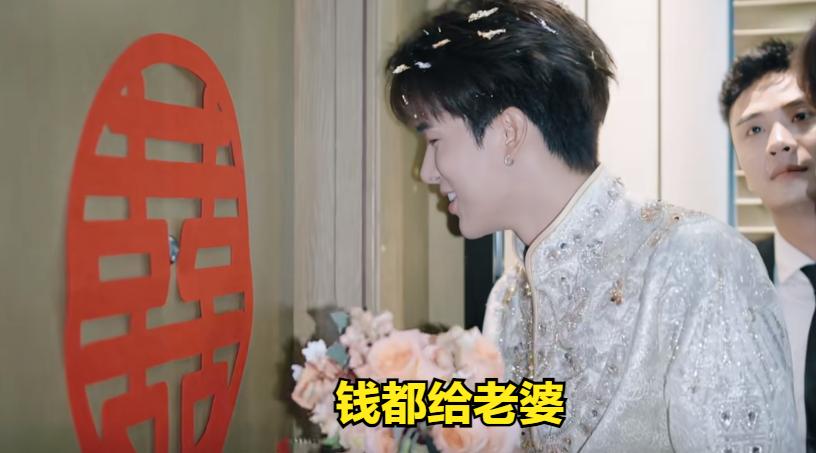 韩安冉4婚：老公亲脚做仰卧起坐，下跪岳母太积极，殷世航递婚戒