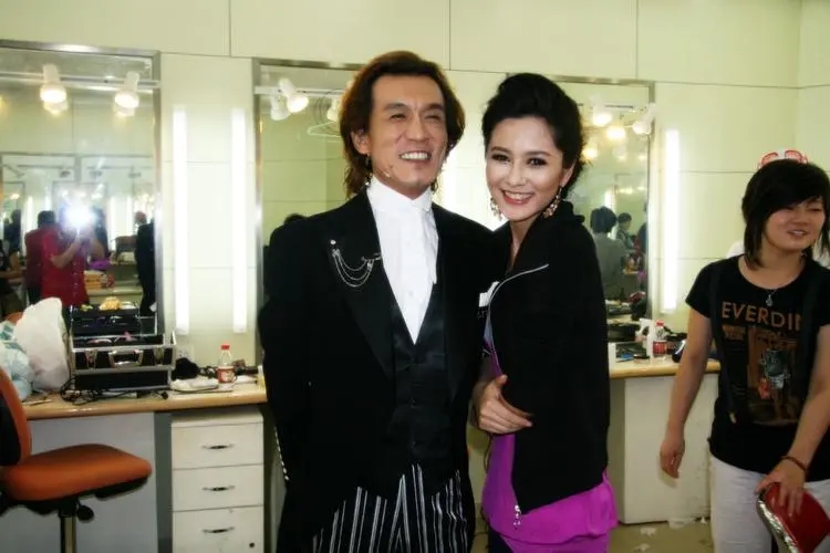 易建联身价上亿迎娶巴西宝贝,易建联有几个儿女