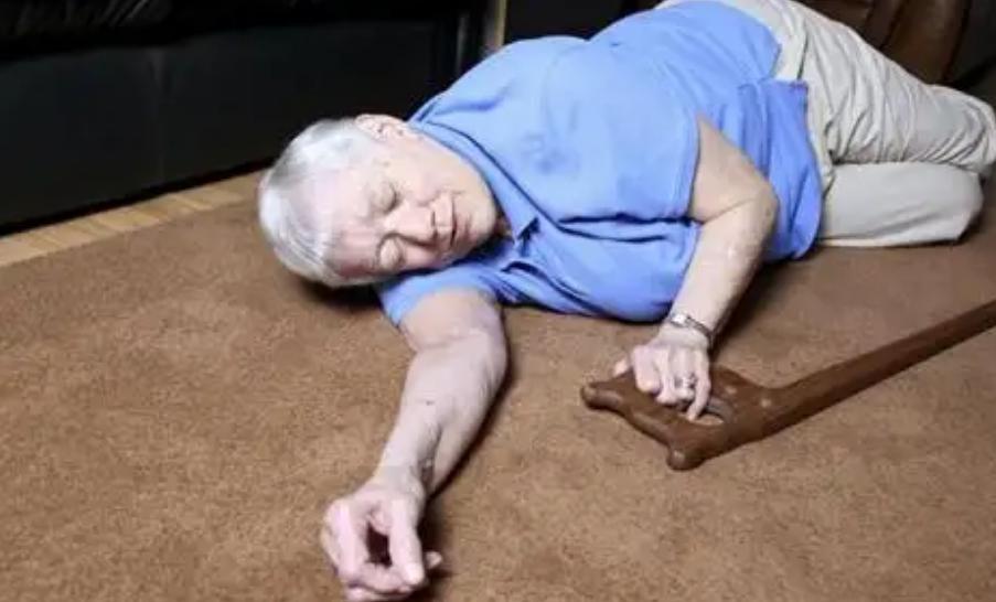 脑出血没发作之前有什么症状吗,脑出血前8个征兆有什么治疗方法