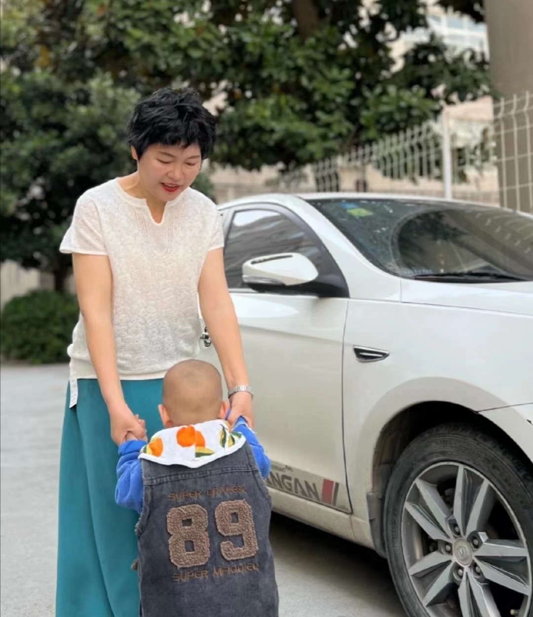 适合40岁女人头发比较多的发型,日系50岁过肩发