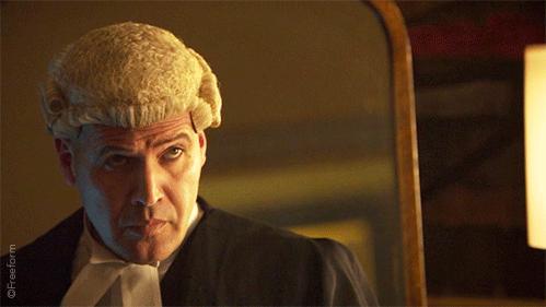 英国律师假发颜色区别,为什么英国律师有假发