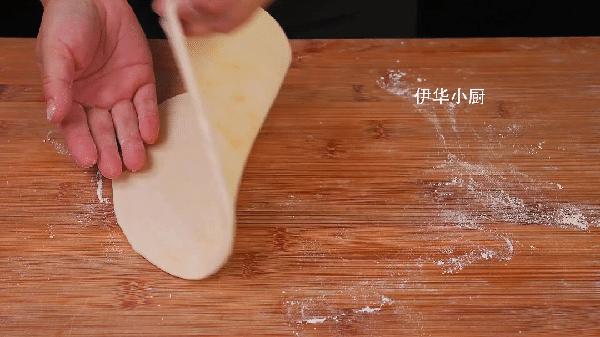 烙饼柔软不硬的技巧有哪些,烙饼均匀不糊的小窍门