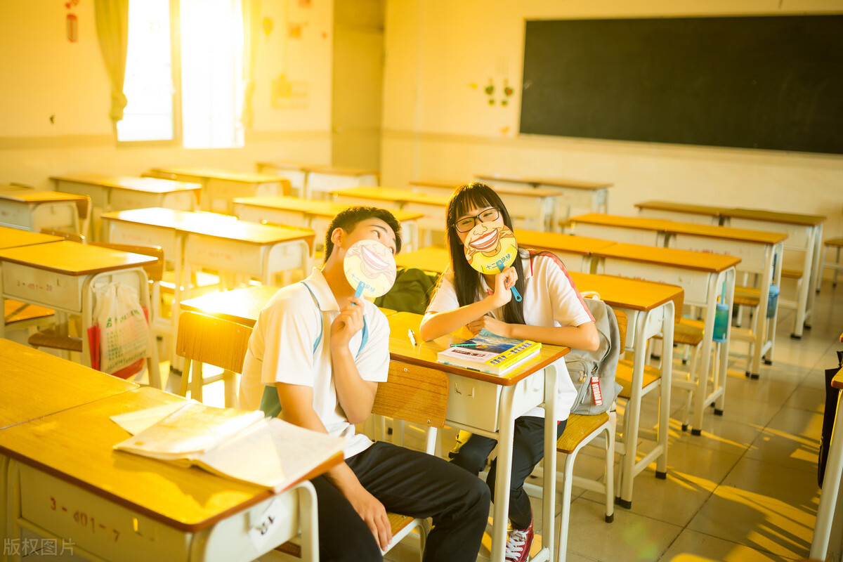 为女友挑口红整出十多页PPT：爱你都藏在细节里