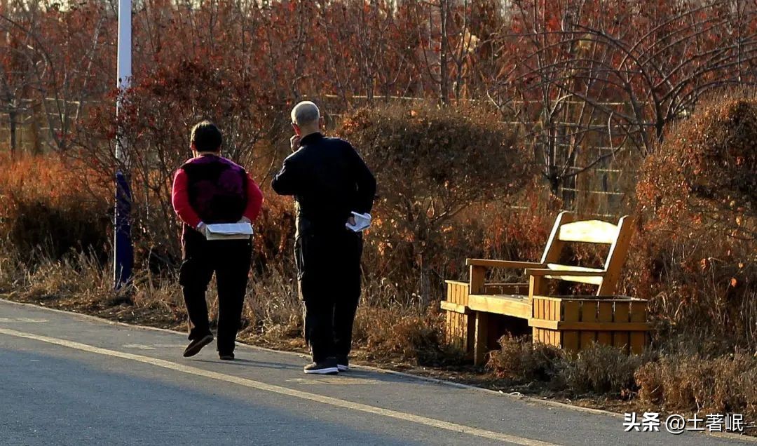 回老家双亲离去诗句,写给离别父母的一封信