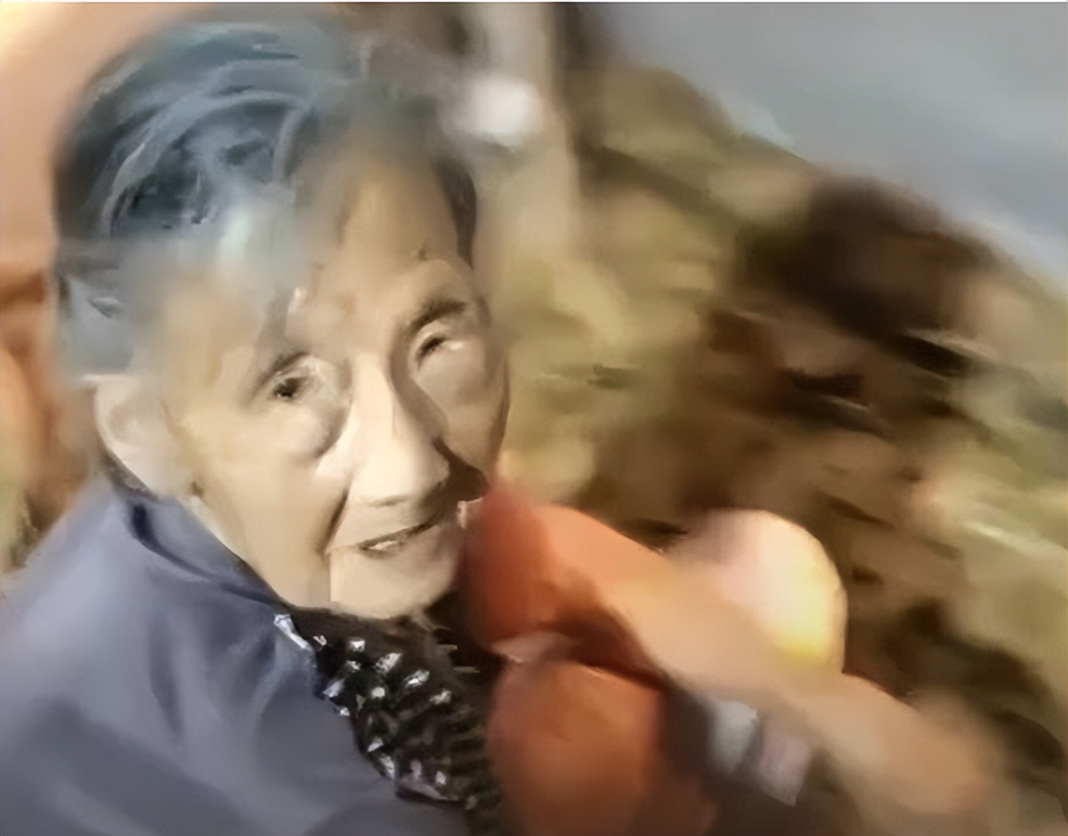 重庆山火救援震撼世界外媒评价,重庆人民为扑灭山火做了什么事