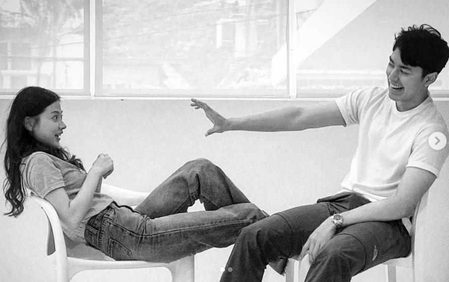 偶像剧照进现实！泰国顶流女星被男演员公开告白，5年友情变爱情