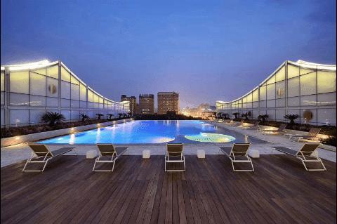 一个月三十万，能租到什么样的房子