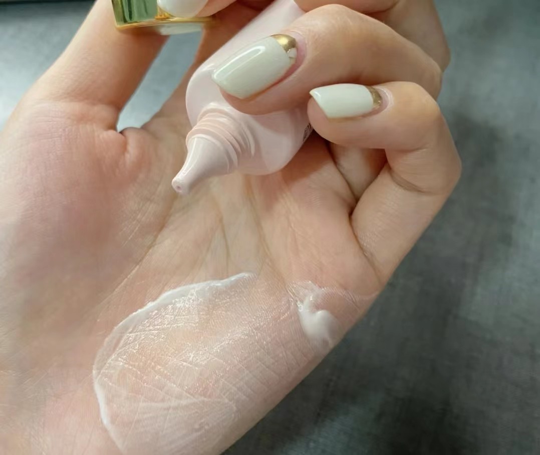 热门彩妆cpb护肤品测评,cpb妆前乳和玫珂菲