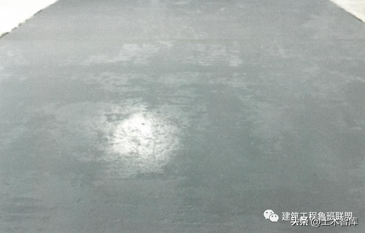 混凝土地面起砂如何快速处理,混凝土地面起砂发白什么原因