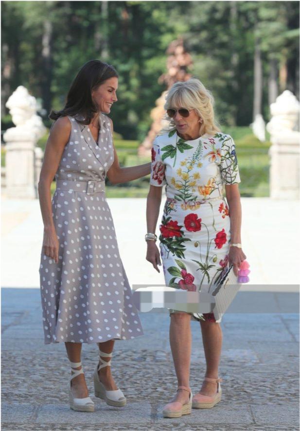 北约领导人夫人合影,北约峰会夫人