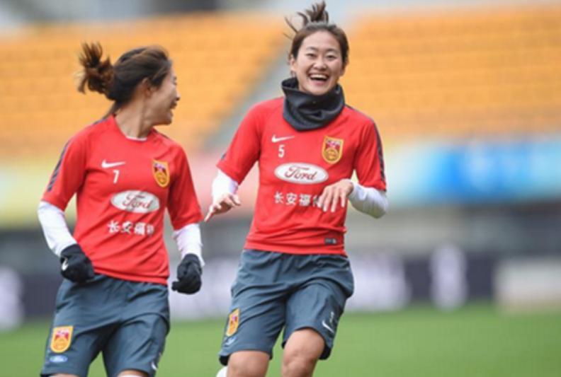 她是中国女足最美门将,她是中国女篮第一人