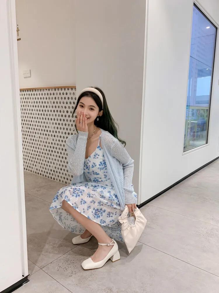 他很痴迷我穿的这双鞋子