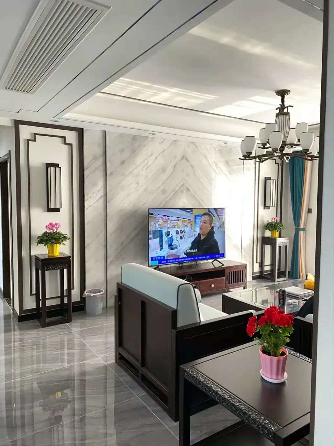 电视背景墙用啥高端大气上档次,电视背景墙用什么材质最简单大气