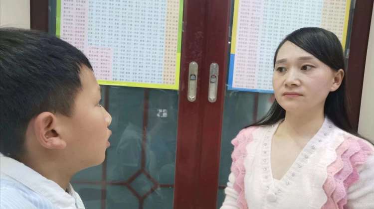 曾都东关学校老师,寻访好老师化身为小记者活动